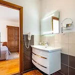 Villa Pamaroka *