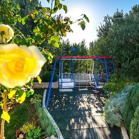 Pamaroka 시베니크